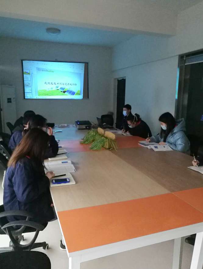 【4月】我司開展并網(wǎng)產(chǎn)品知識(shí)培訓(xùn)！